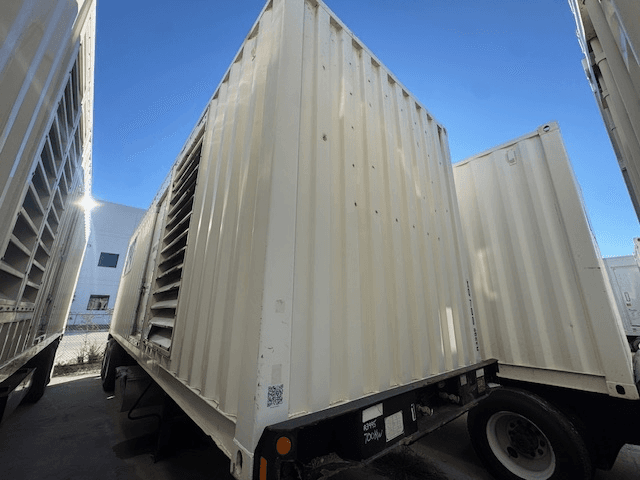 Caterpillar XQ700 Portable Power Module - 700 kW